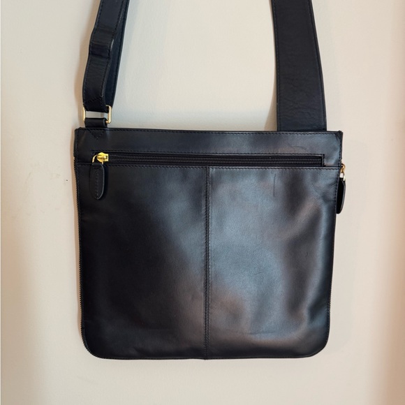 RADLEY LONDON Black Crossbody
with Gold Dog Logo - Picture 6 of 9